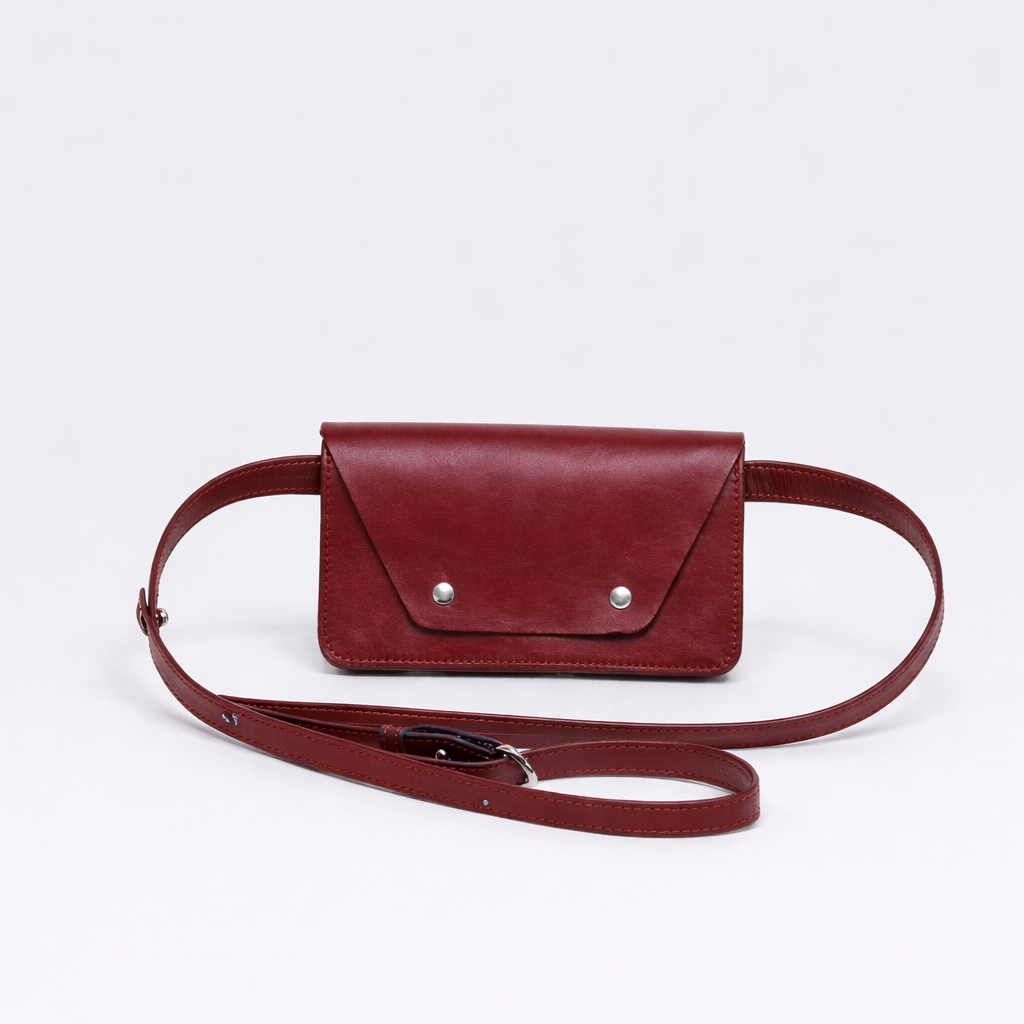 Cangurera de cuero artesanal