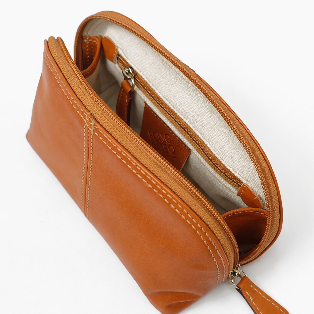 Cosmetiquera de cuero artesanal