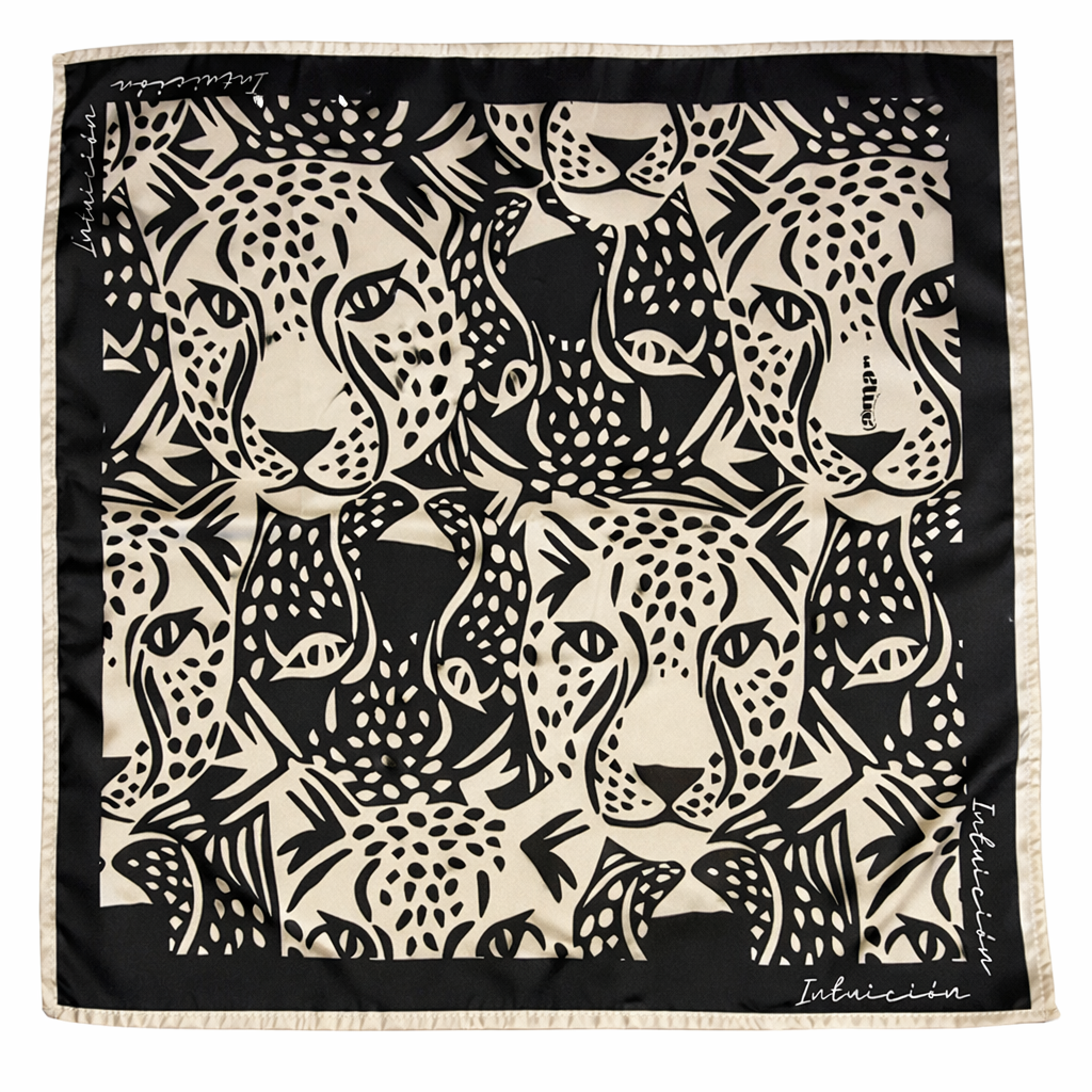 Pañoleta diseño Intuicion extendida